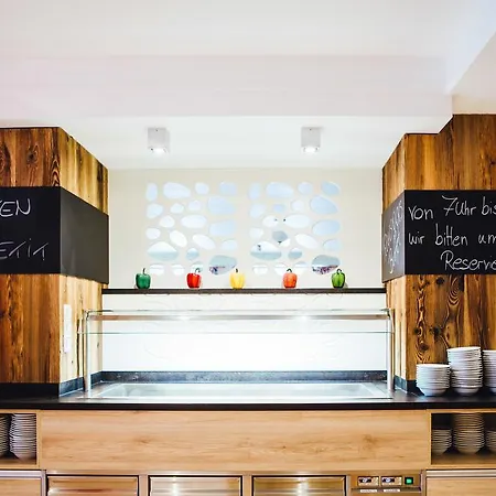 イン Der Dorfwirt 3*